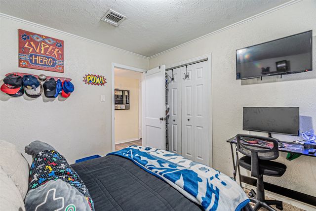 120 E Scotland Drive, Irving, TX 75062