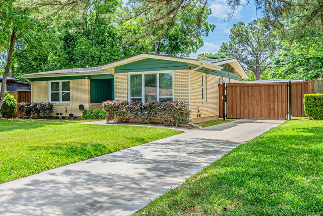 120 E Scotland Drive, Irving, TX 75062