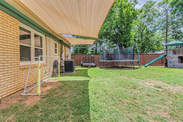 120 E Scotland Drive, Irving, TX 75062