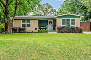 120 E Scotland Drive, Irving, TX 75062