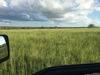 2795 county road 651, Devine, TX 78016