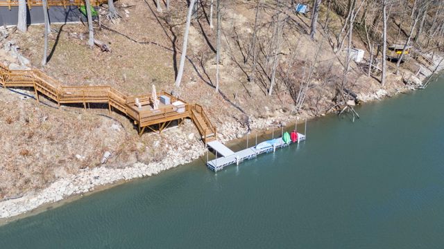 2060 S Algonquin Dr, Benton Harbor, MI 49022