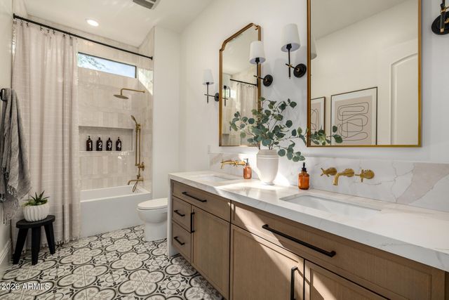 2564 E TEAKWOOD Place, Chandler, AZ 85249
