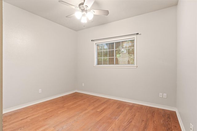 2300 Willow LN, Taylor, TX 76574