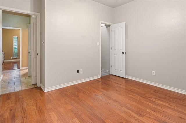 2300 Willow LN, Taylor, TX 76574