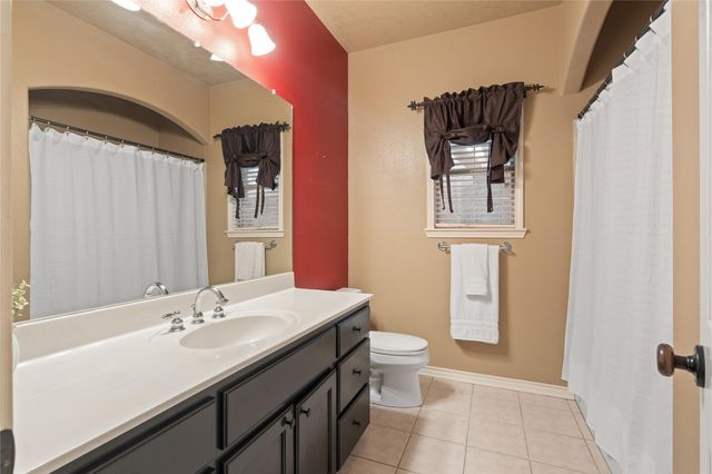 2300 Willow LN, Taylor, TX 76574