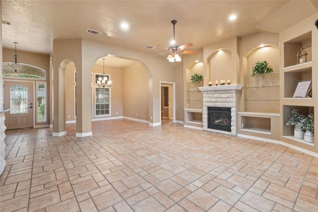 2300 Willow LN, Taylor, TX 76574