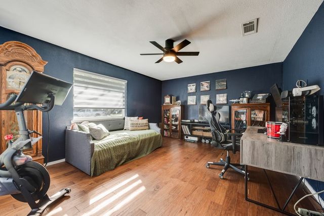 905 Colonial, Cleburne, TX 76033