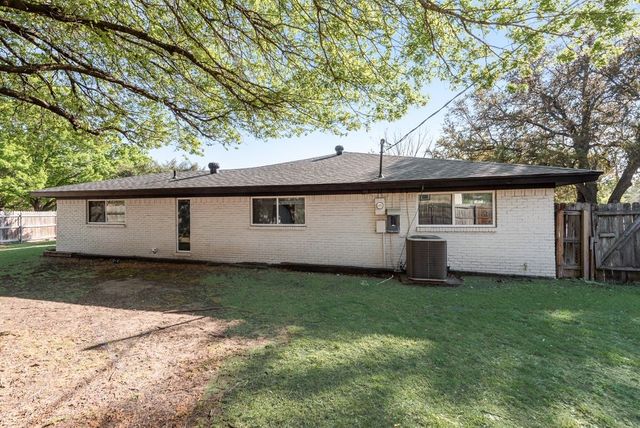 905 Colonial, Cleburne, TX 76033