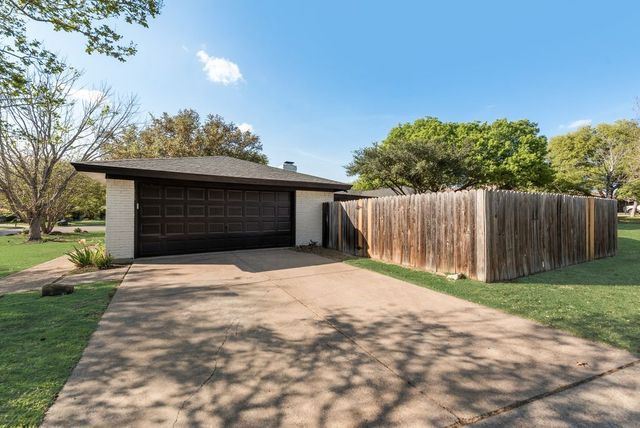 905 Colonial, Cleburne, TX 76033