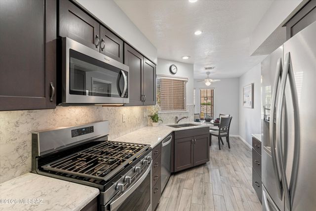 14045 N Desert Butte Drive, Oro Valley, AZ 85755