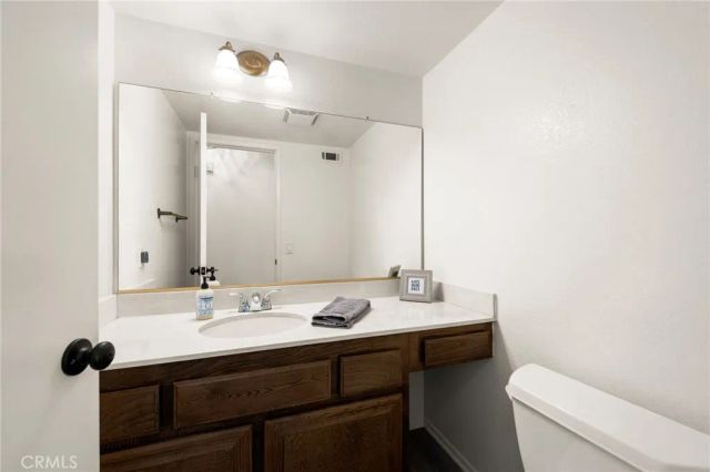 939 Nottingham, Corona, CA 92878