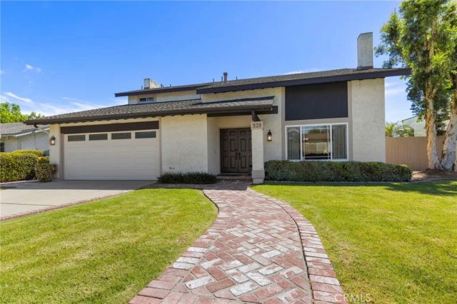 939 Nottingham, Corona, CA 92878