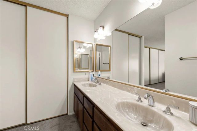 939 Nottingham, Corona, CA 92878