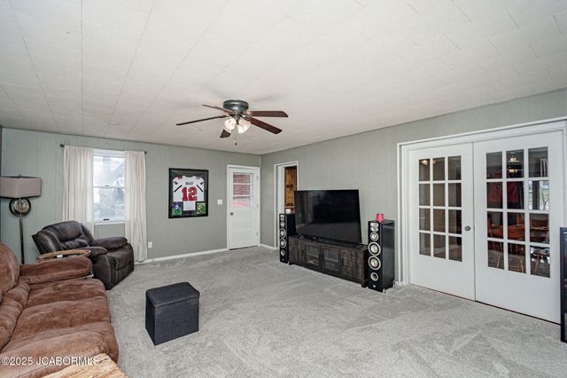 2226 HILLSDALE DRIVE, Jefferson City, MO 65109