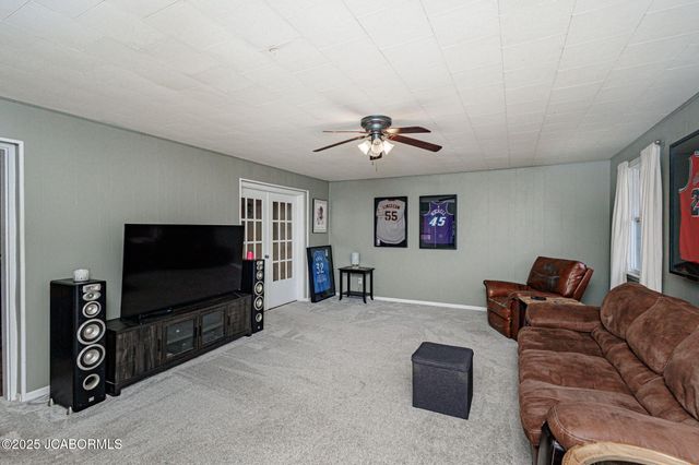 2226 HILLSDALE DRIVE, Jefferson City, MO 65109