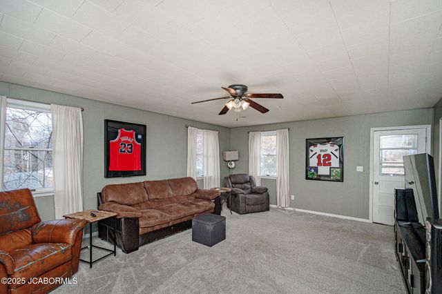 2226 HILLSDALE DRIVE, Jefferson City, MO 65109