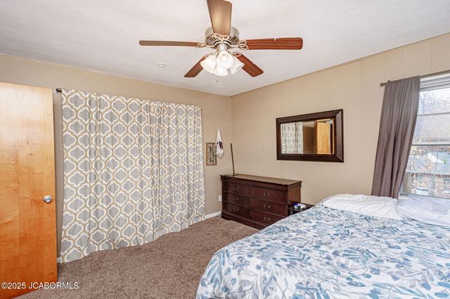 2226 HILLSDALE DRIVE, Jefferson City, MO 65109