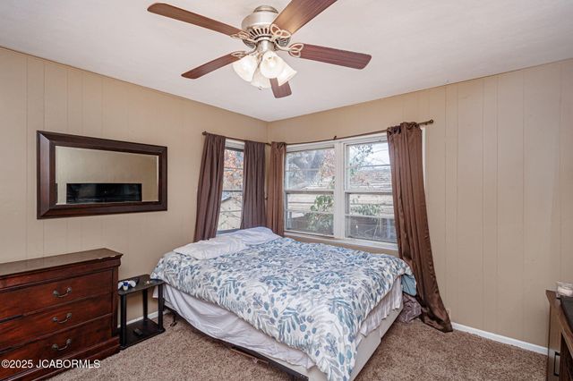 2226 HILLSDALE DRIVE, Jefferson City, MO 65109