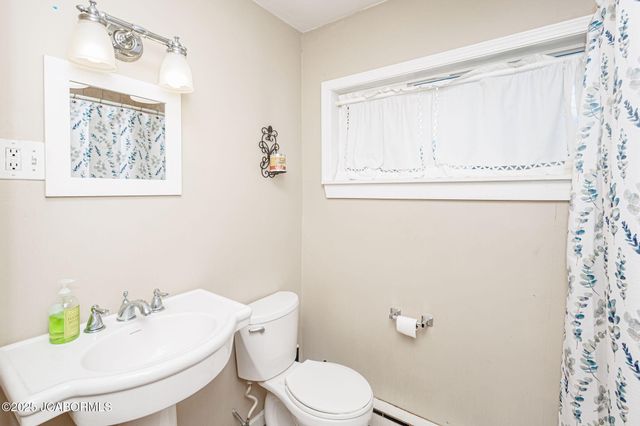 2226 HILLSDALE DRIVE, Jefferson City, MO 65109