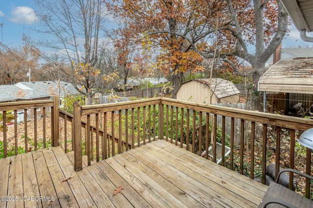 2226 HILLSDALE DRIVE, Jefferson City, MO 65109