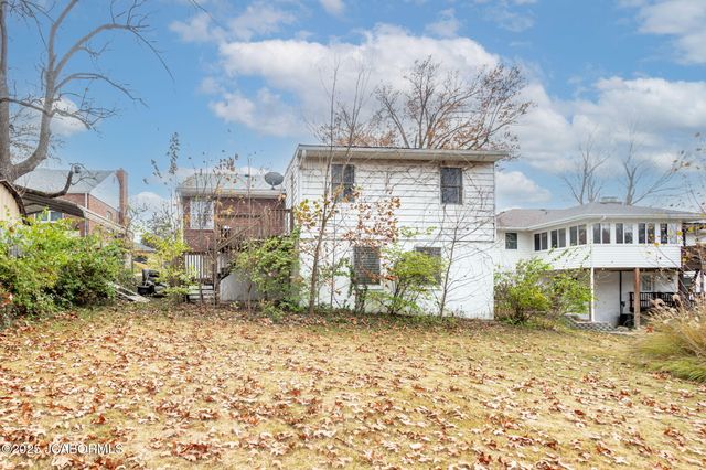 2226 HILLSDALE DRIVE, Jefferson City, MO 65109