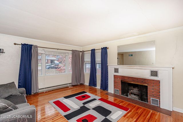 2226 HILLSDALE DRIVE, Jefferson City, MO 65109