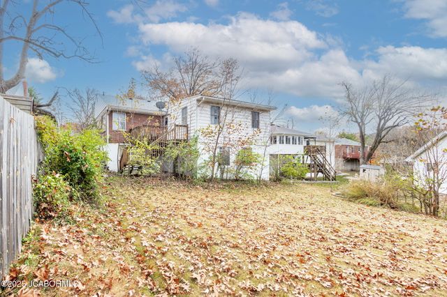 2226 HILLSDALE DRIVE, Jefferson City, MO 65109