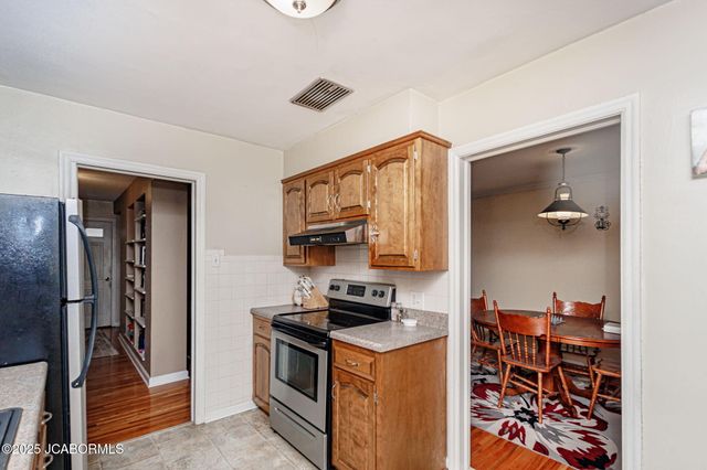 2226 HILLSDALE DRIVE, Jefferson City, MO 65109