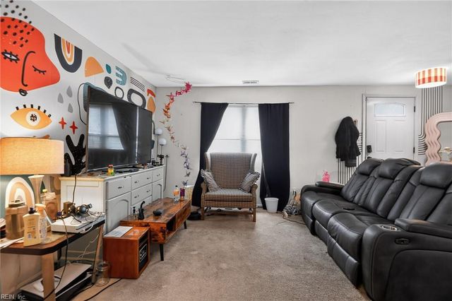 5152 Condor ST, Virginia Beach, VA 23462