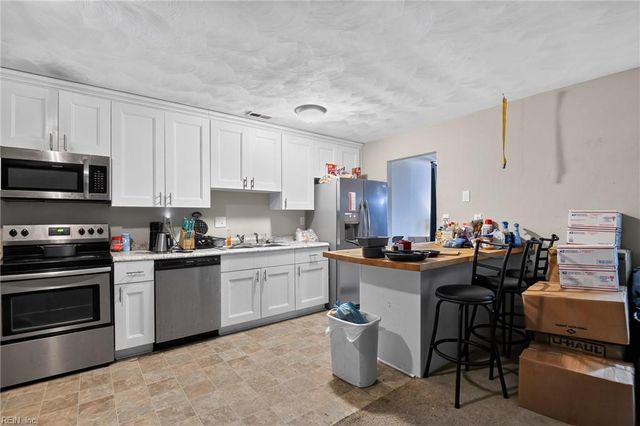 5152 Condor ST, Virginia Beach, VA 23462