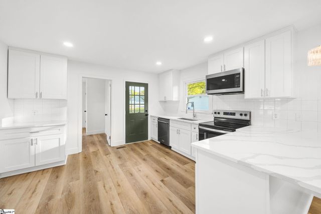 303 Central Avenue, Mauldin, SC 29662