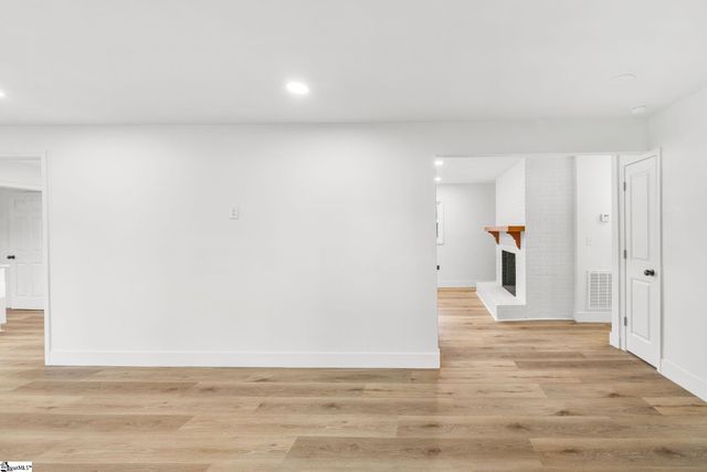 303 Central Avenue, Mauldin, SC 29662