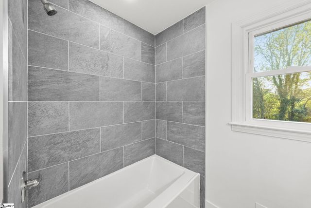 303 Central Avenue, Mauldin, SC 29662