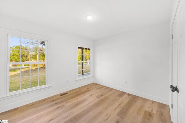 303 Central Avenue, Mauldin, SC 29662