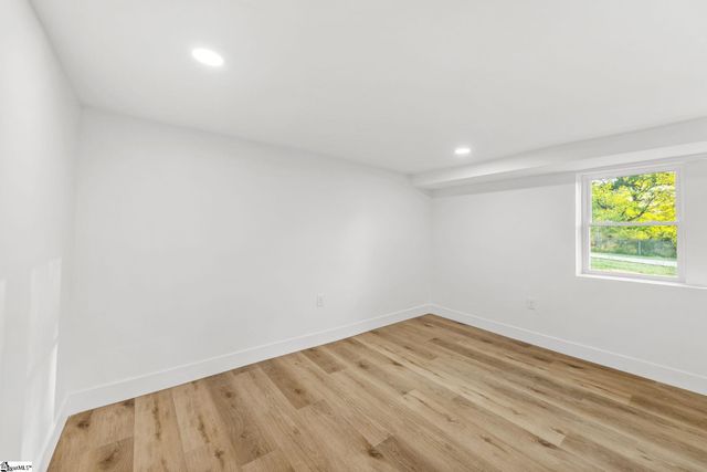 303 Central Avenue, Mauldin, SC 29662