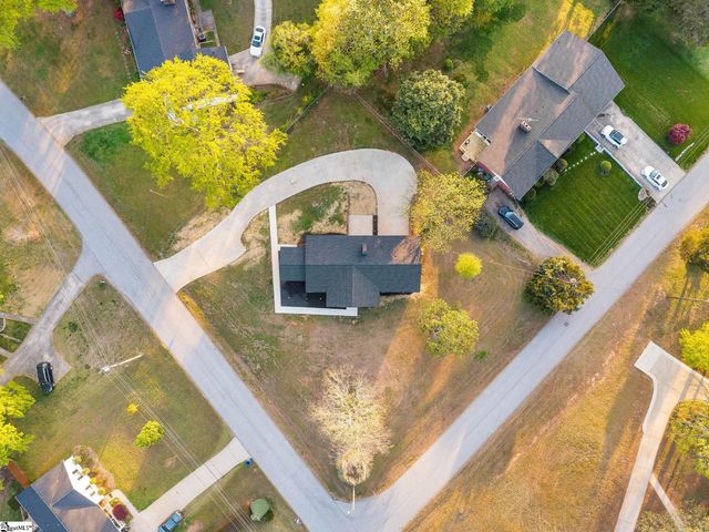 303 Central Avenue, Mauldin, SC 29662