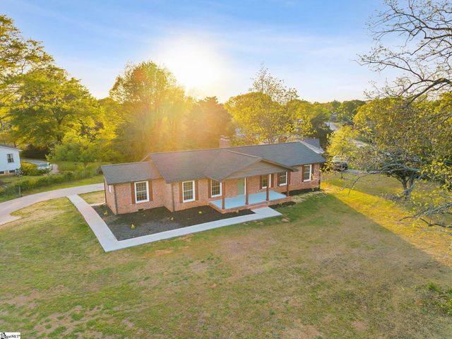 303 Central Avenue, Mauldin, SC 29662