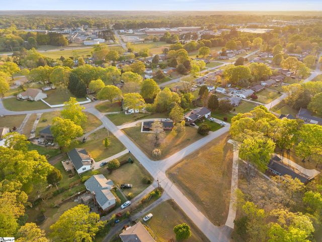 303 Central Avenue, Mauldin, SC 29662