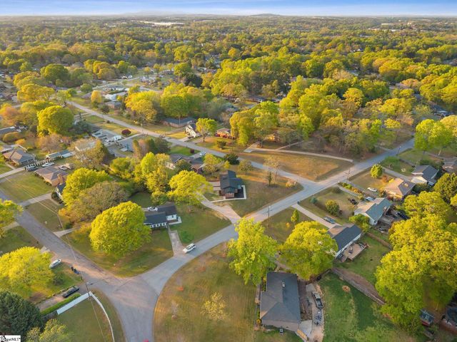 303 Central Avenue, Mauldin, SC 29662