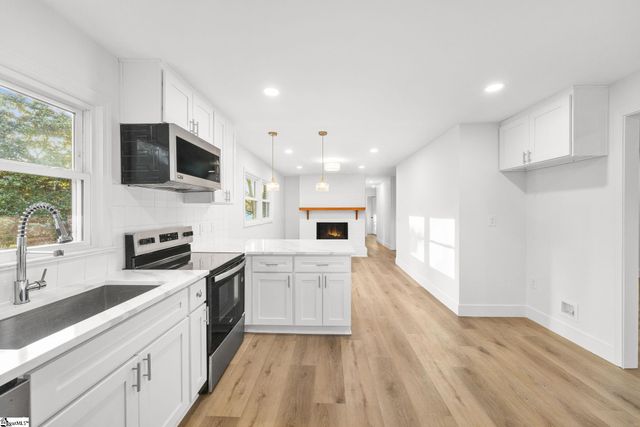 303 Central Avenue, Mauldin, SC 29662