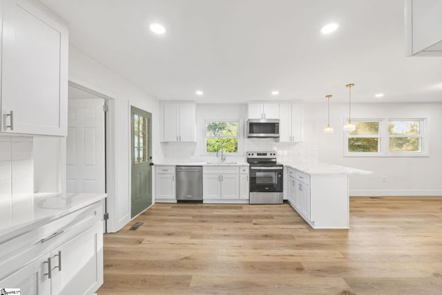 303 Central Avenue, Mauldin, SC 29662