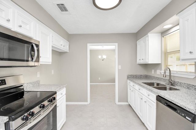 14235 Bella Drive, Cypress, TX 77429