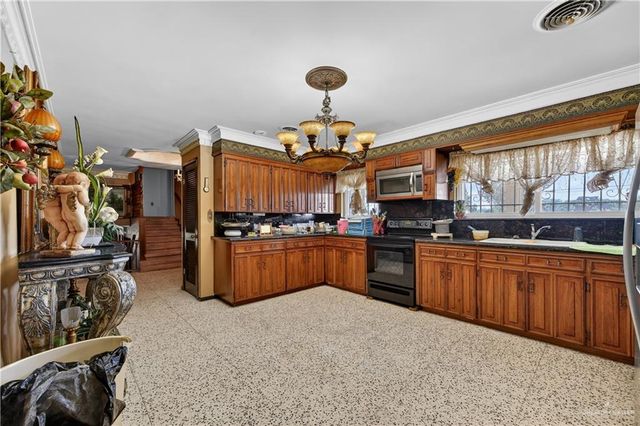 1213 W Loop 374 Loop, Mission, TX 78572