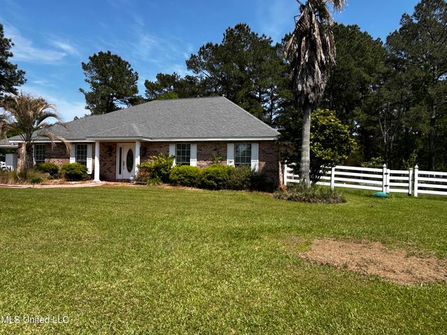 52 Falcon Drive, Picayune, MS 39466