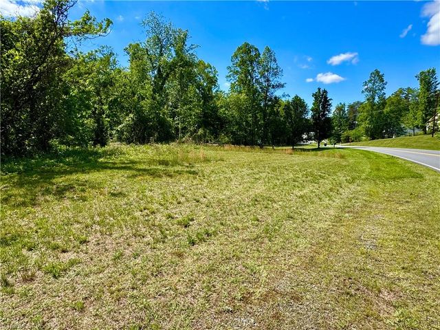 405 Brown Road, King, NC 27021