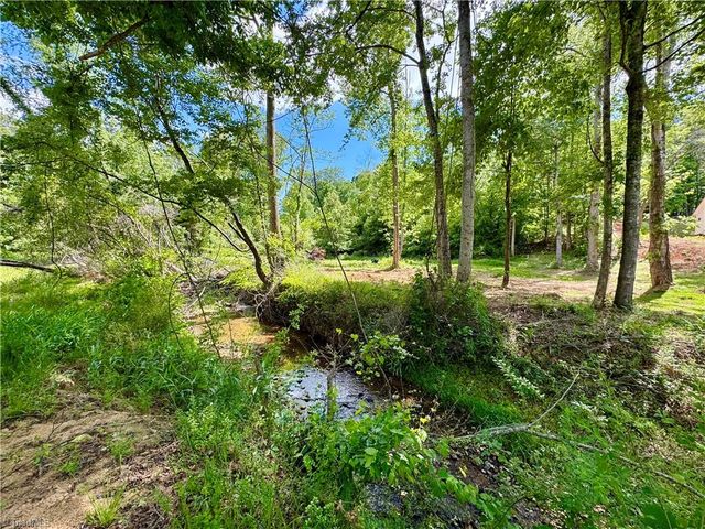 405 Brown Road, King, NC 27021