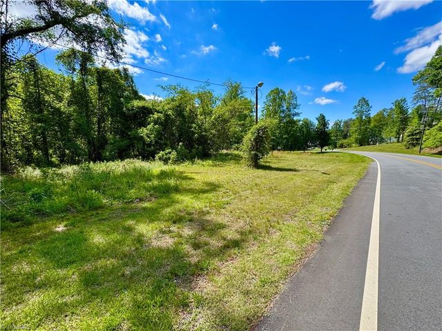 405 Brown Road, King, NC 27021