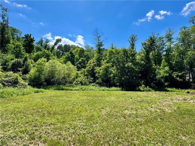 405 Brown Road, King, NC 27021