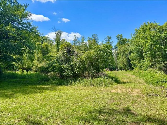 405 Brown Road, King, NC 27021